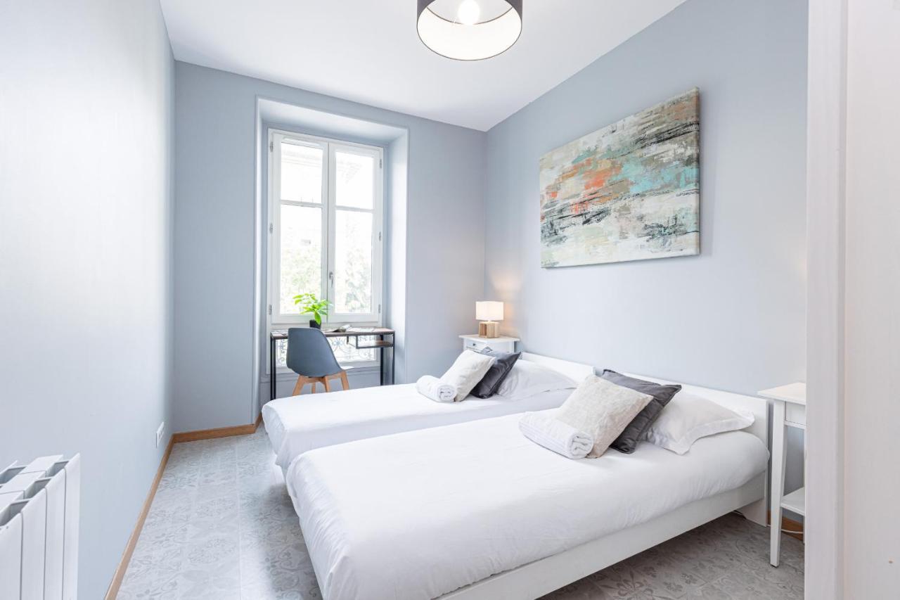 Large 3 Bdr Center *