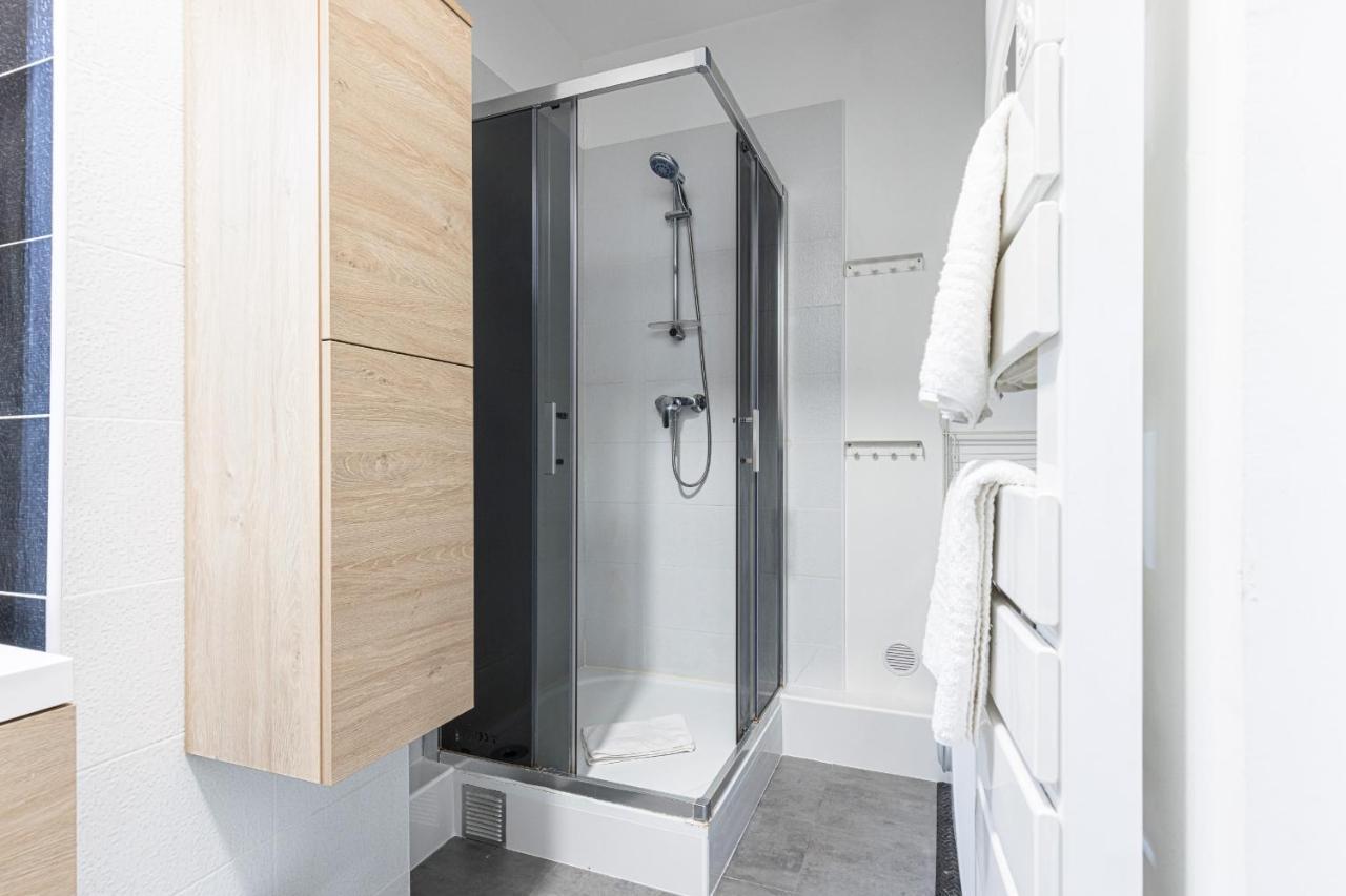 Large 3 Bdr Center Apartment Nizza