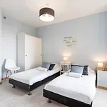 Large 3 Bdr City Center