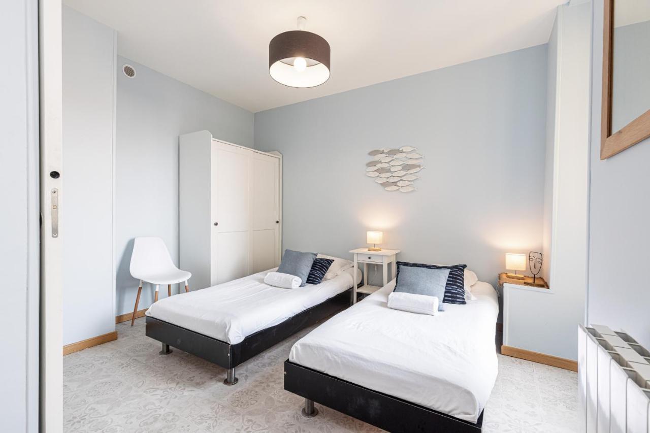 Large 3 Bdr Center *